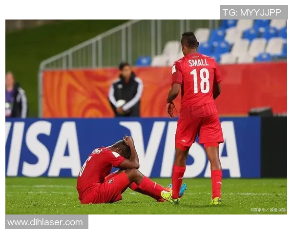 当足球巨星独自起舞绿茵场化为闪耀舞台全场为之沸腾