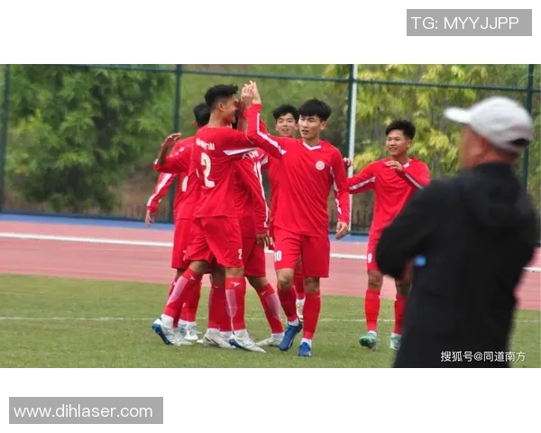 越南足球历史十大球星排名揭晓 这些球员在国内外赛场上创下传奇 越南足球历史十大球星排名揭晓 这些球员在国内外赛场上创下传奇