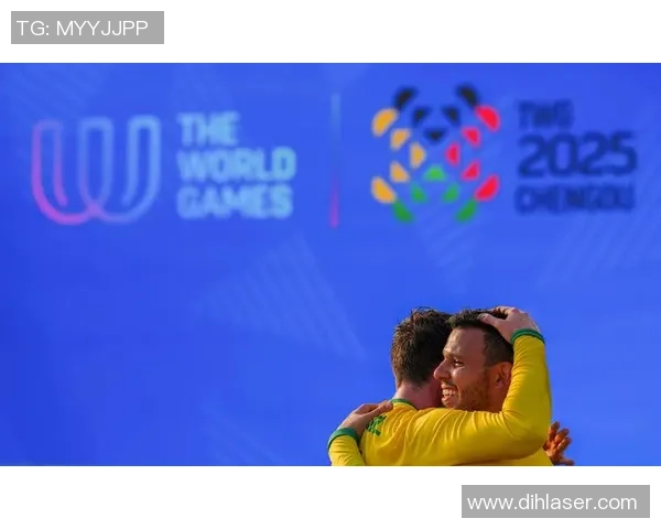 球星赛前高强度足球训练全景揭秘展现力量技巧与团队协作魅力 球星赛前高强度足球训练全景揭秘展现力量技巧与团队协作魅力